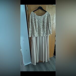 Elegant Champagne Sequin long dress